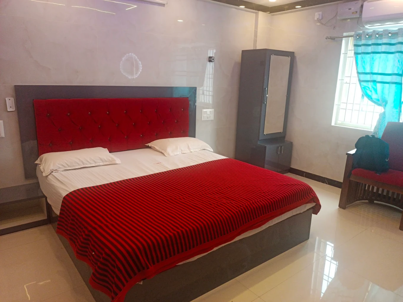 Modern double bedroom